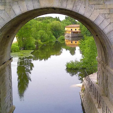 Casa Del Puente Murallahomes *